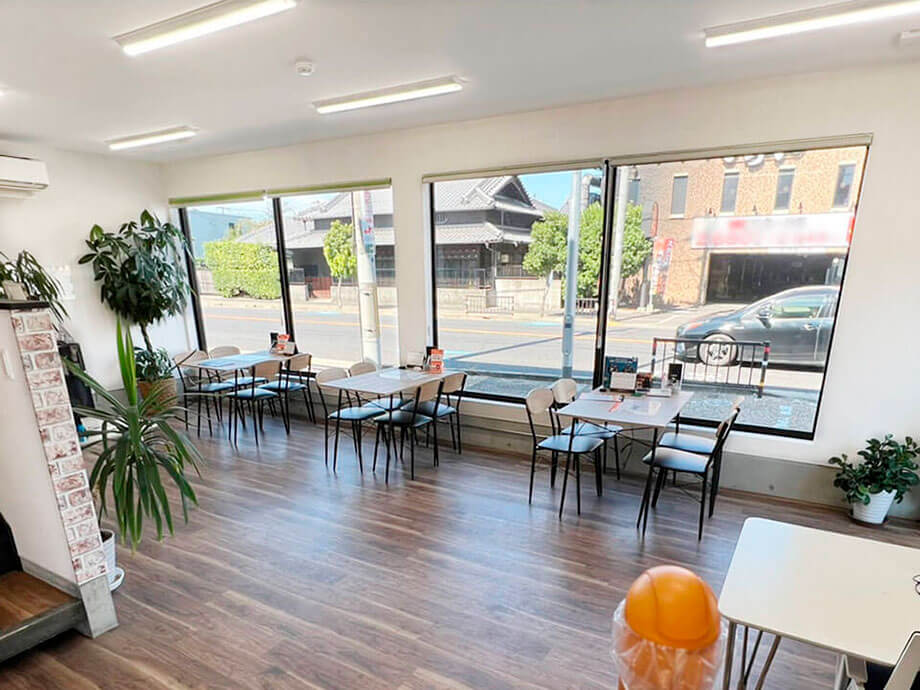 株式会社トラストホールディングス社内